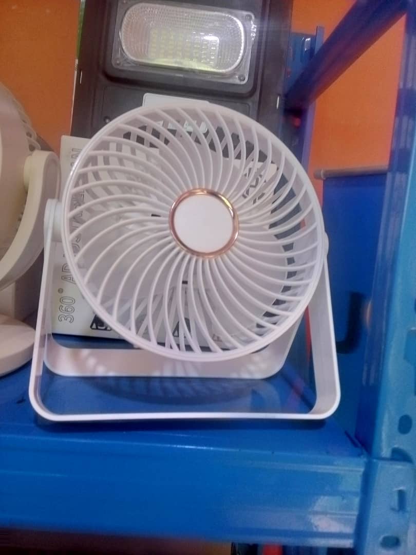 Small size rechargeable fan
